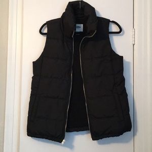 Black old navy vest. Size Small.